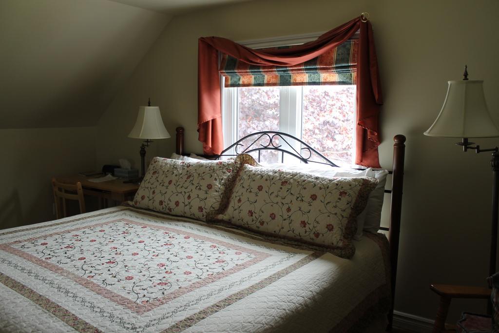 Mackenzie House B&B By Elevate Rooms Port Hawkesbury Room photo