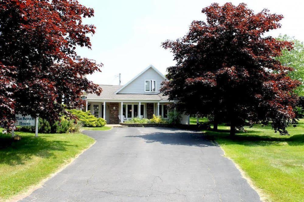 Mackenzie House B&B By Elevate Rooms Port Hawkesbury Exterior photo