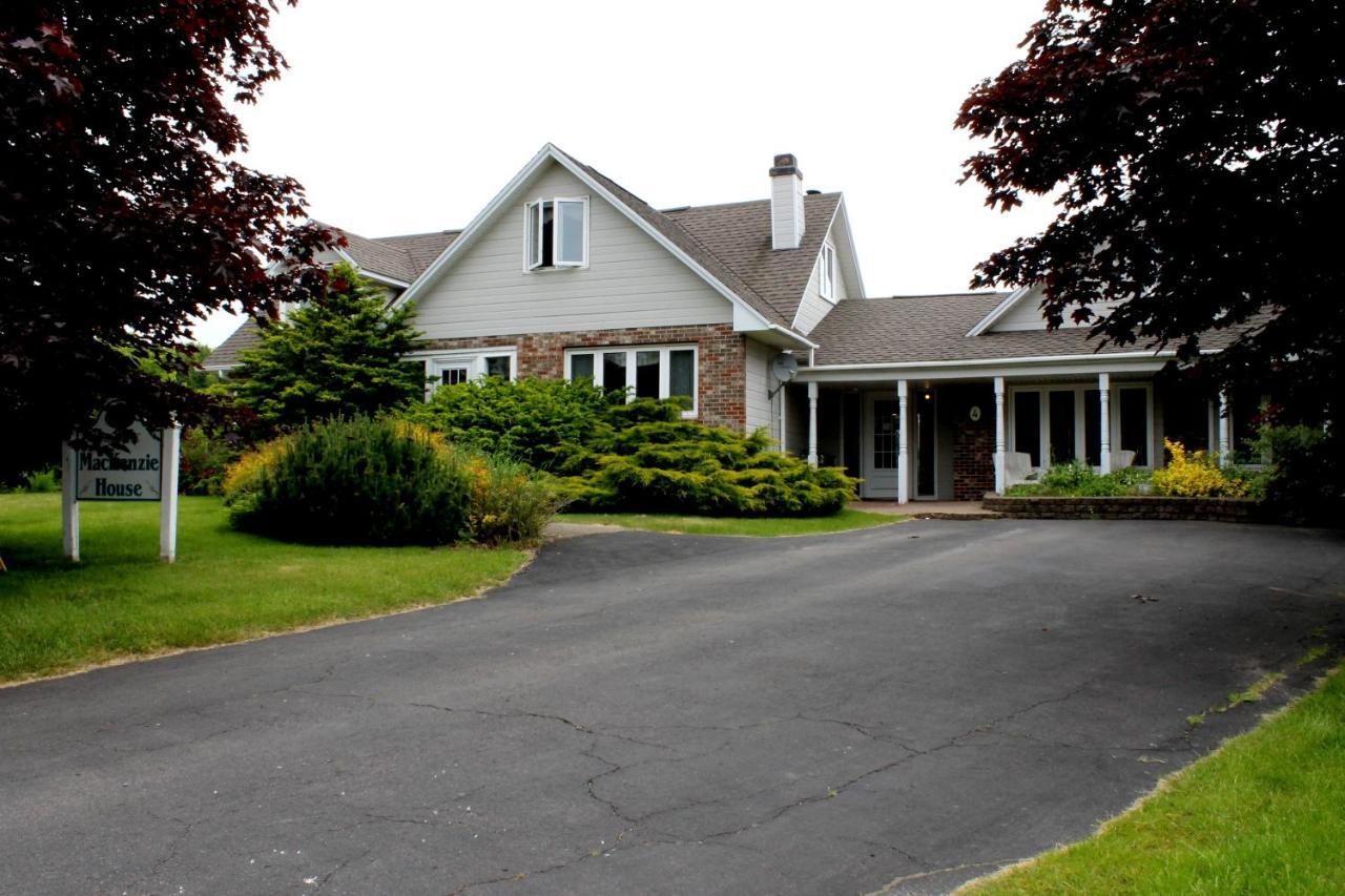 Mackenzie House B&B By Elevate Rooms Port Hawkesbury Exterior photo