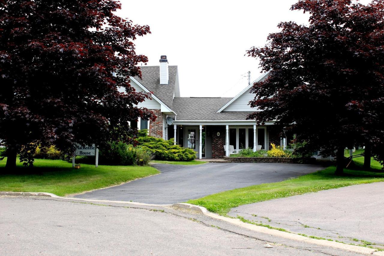 Mackenzie House B&B By Elevate Rooms Port Hawkesbury Exterior photo